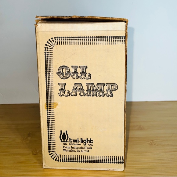 Vintage Oil Lamp - Picture 2 of 12